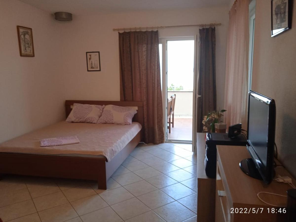 Apartment Ana Stomorska Extérieur photo